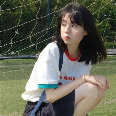 模仿女孩